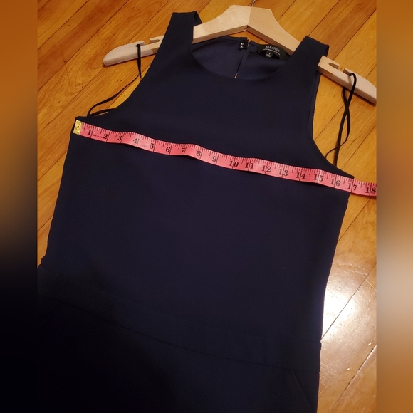 Aritzia Babaton Branson Jumpsuit navy blue, sleeveless, full leg. Size 2 - Picture 11 of 14